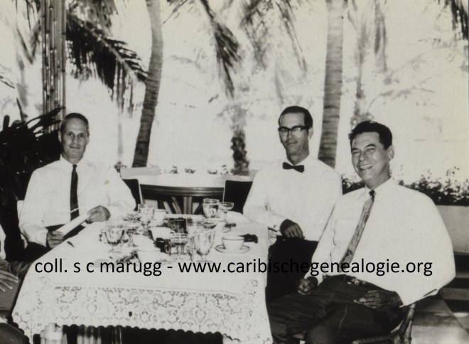 vlnr Dr. H.P.A. van Schouwen (1918-1987), Ch.L.H. Marugg (1919-1994) en H.A. Wever (1909-1979). Aruba ca. 1965